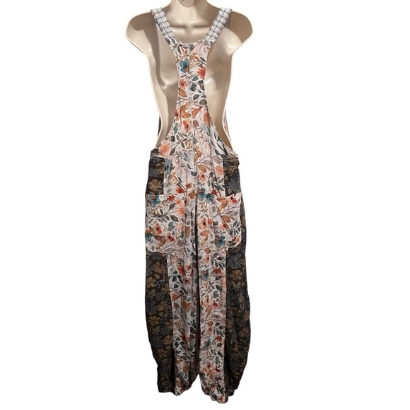 POL Multi-Color Floral Jogger Fit Woven Overalls - Picture 3 of 10